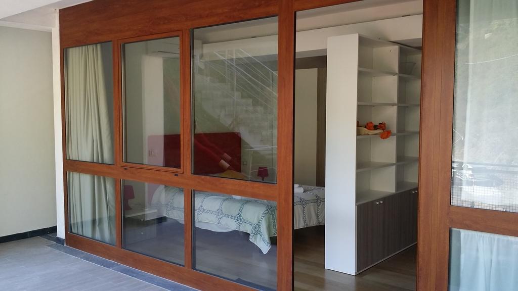 Apartments Le Terrazze ヴェルナッツァ 部屋 写真